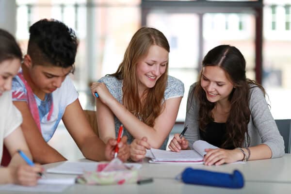 Clases adaptadas a la Secundaria y el Bachiller en Ribeira